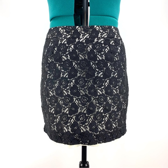 Pure Alfred Sung Black Lace Mini Skirt, Medium - Picture 5 of 16
